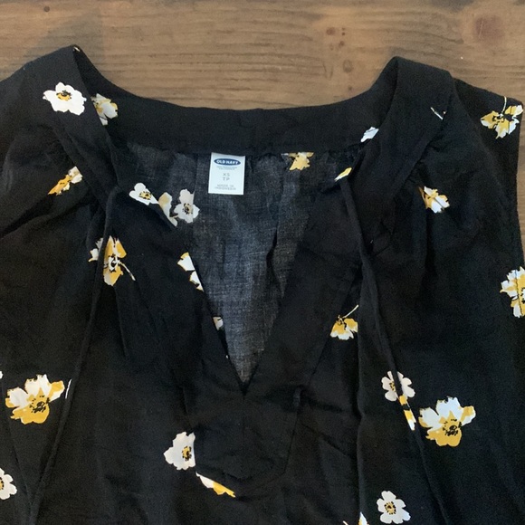 Spring Old Navy Tank - Picture 2 of 4